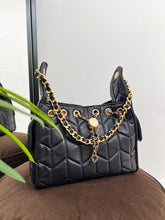 The Sydney - Quilted Shoulder Bag with Gold Chain